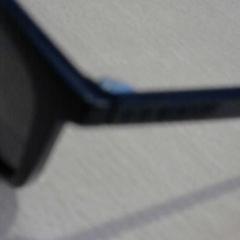 Lunettes zwart, a été signalé par Walibi Holland utilisant iLost