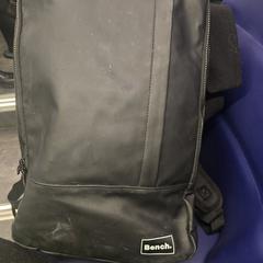 Black backpack, ha sido reportado a iLost