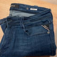 Spodnie jeansowe, zgłoszono przez Van der Valk Hotel Eindhoven - Best przy użyciu iLost