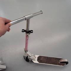 Scooter, rapporterat av IKEA Paris - Italie Deux med iLost