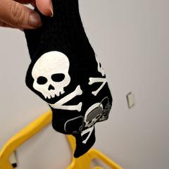 Handschoenen, zoals gemeld door IKEA Paris - Italie Deux met iLost