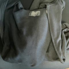 Veste, a été signalé par Movie Park Germany utilisant iLost