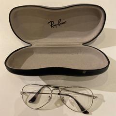 Bril en koker، كما تم الإبلاغ عنه بواسطة Pathé de Kuip عبر iLost