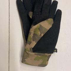 إكسسوارات الملابس، كما تم الإبلاغ عنه بواسطة HTM عبر iLost