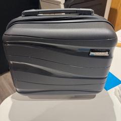 Kufr black, jak nahlášeno Amsterdam ID Aparthotel pomocí iLost