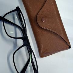 Portaocchiali con occhiali Noir marron, come riportato da IKEA Nice Saint Isidore utilizzando iLost