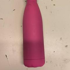 Ampolla Licht roze, staal, segons ha informat Avonturenpark Hellendoorn mitjançant iLost