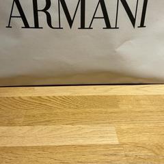 Libro, segundo informou Designer Outlet Roermond usando iLost