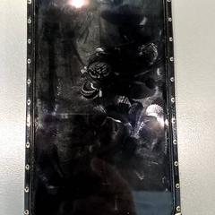 Okostelefon zwart Samsung, amint azt Qbuzz GD Groningen HS az iLost segítségével jelentette.