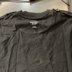 Teeshirt, zoals gemeld door MEININGER Hotel Bordeaux Gare Saint-Jean met iLost