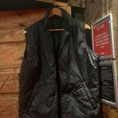 Body warmer, jak nahlášeno Club Nyx/Exit Café pomocí iLost