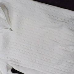 セーター がiLostで SnowWorld Landgraaf によって報告されました