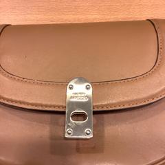 Damestas op naam van Busato, amint azt Gemeente Amsterdam az iLost segítségével jelentette.