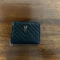 Wallets, as reported by Breng Arnhem using iLost