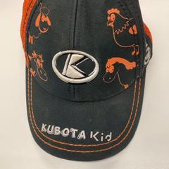 Kšiltovka Kubota kid, jak nahlášeno Pathé Eindhoven pomocí iLost