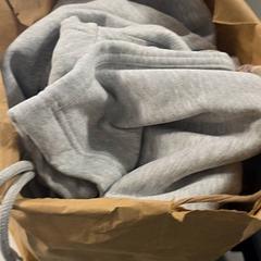 Vesker a vêtements, som rapportert av IKEA Mons ved bruk av iLost