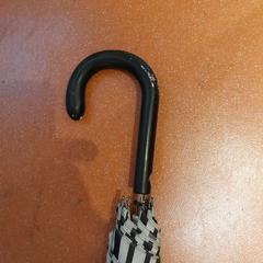 Paraply noir et marron, rapporterat av TCL med iLost