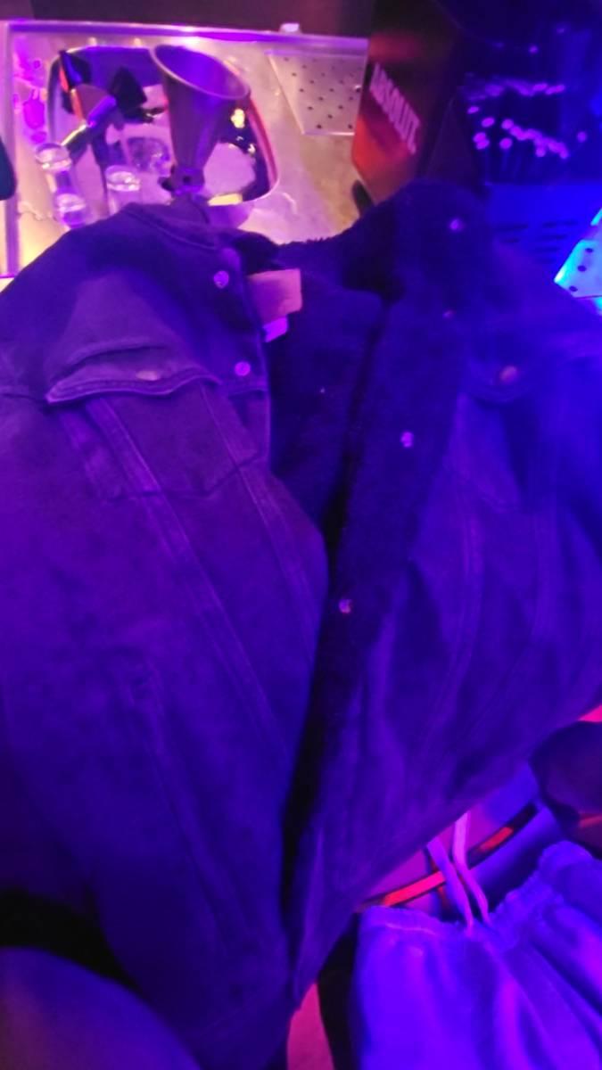 Denim jacket Black with fur on the inside