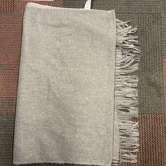 Scarf, gemeldet von Amsterdam ID Aparthotel über iLost