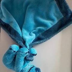 Coperta Bleu, come riportato da ilévia utilizzando iLost