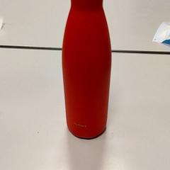 Bottiglia d'acqua, come riportato da Vrije Universiteit Amsterdam utilizzando iLost