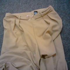 Calças, como reportado por SnowWorld Landgraaf utilizando o iLost