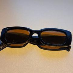Gafas de sol, ha sido reportado por Madurodam con iLost