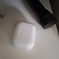 Wit doosje AirPods, jak bylo nahlášeno na iLost