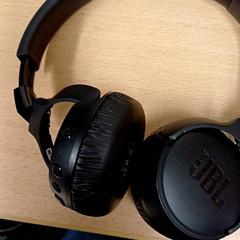 Hoofdtelefoon Zwart, amint azt Qbuzz GD Groningen Peizerweg az iLost segítségével jelentette.