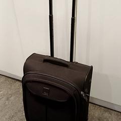 Bőrönd zwart, amint azt Qbuzz GD Groningen HS az iLost segítségével jelentette.