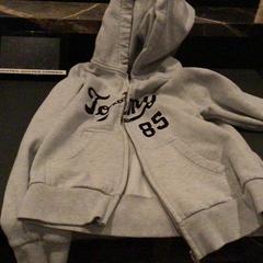 Pullover, gemeldet von Van der Valk Hotel Amsterdam Zuidas über iLost