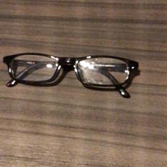 Óculos Bruin, como reportado por Van der Valk Hotel Zwolle utilizando o iLost