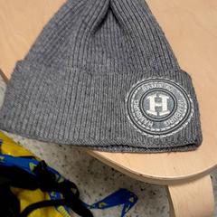 Hat grå lue grå, as reported by IKEA Furuset using iLost