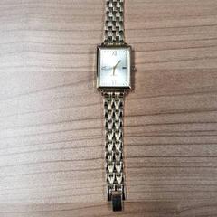 Polshorloge Goud kleurig, como reportado por Transdev Hoeksche Waard Goeree Overflakkee utilizando o iLost