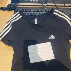 T shirt adidas zwarte sport top, as reported by Haven Hotel Rotterdam using iLost