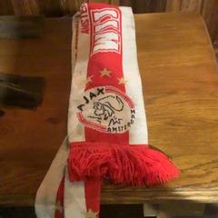 ショール がiLostで Café Leentje によって報告されました