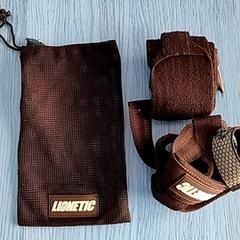 Sportartikel Zwart crossfit, amint azt Centraal magazijn az iLost segítségével jelentette.