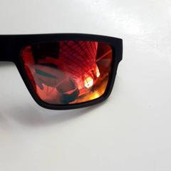 Occhiali da sole, come riportato da Beeld & Geluid Hilversum utilizzando iLost