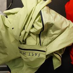 Vêtements - Jas, a été signalé par Regio Limburg - Leuven utilisant iLost