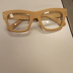 Bicchieri, come riportato da Vrije Universiteit Amsterdam utilizzando iLost