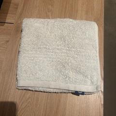 수건 Wit, iLost를 사용하여 Van der Valk Hotel Eindhoven - Best에 보고됨