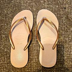 Sandals, as reported by Van der Valk Hotel Apeldoorn - De Cantharel using iLost