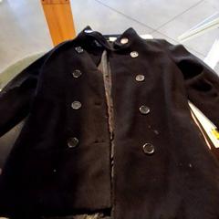 Manteau fille manteau, amint azt IKEA Hénin-Beaumont az iLost segítségével jelentette.