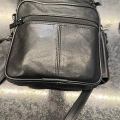 Tasche, gemeldet von Rotterdam The Hague Airport über iLost