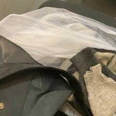 Geldbeutel & Strickjacke, gemeldet von MEININGER Hotel Berlin "Mitte" Humboldthaus über iLost