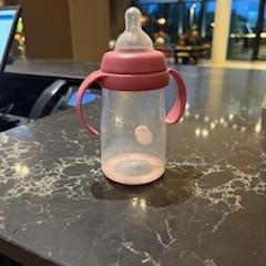 Baby flesje, zgłoszono przez Van der Valk Hotel Veenendaal przy użyciu iLost