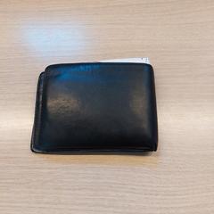 Portafoglio - Nzuzi, come riportato da Centraal magazijn utilizzando iLost