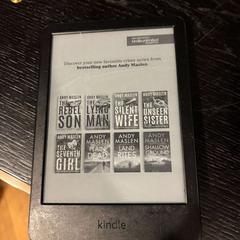 Kindle black, segundo informou Sir Adam Hotel usando iLost