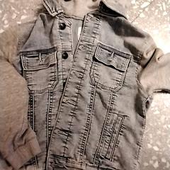 Detská bunda, ako bolo nahlásené Gemeente Puurs-Sint-Amands pomocou iLost