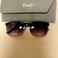 Zonnebril, zoals gemeld door Mövenpick Hotel Amsterdam City Centre met iLost